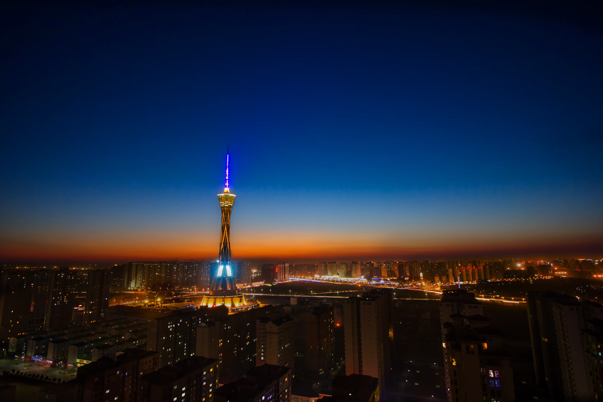 《云端电竞，助力全球赛事无缝连接》，云端是什么游戏