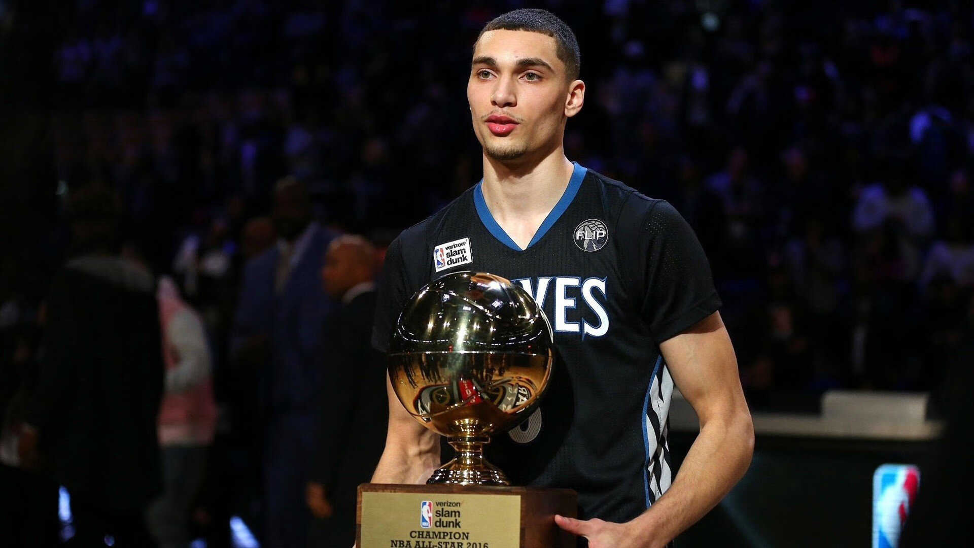 黄蜂高管表示球队更衣室文化正积极转变，黄蜂球衣变迁史